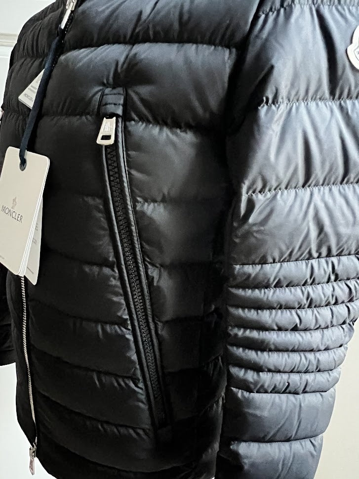 Moncler AMIOT سترة قصيرة أسفل