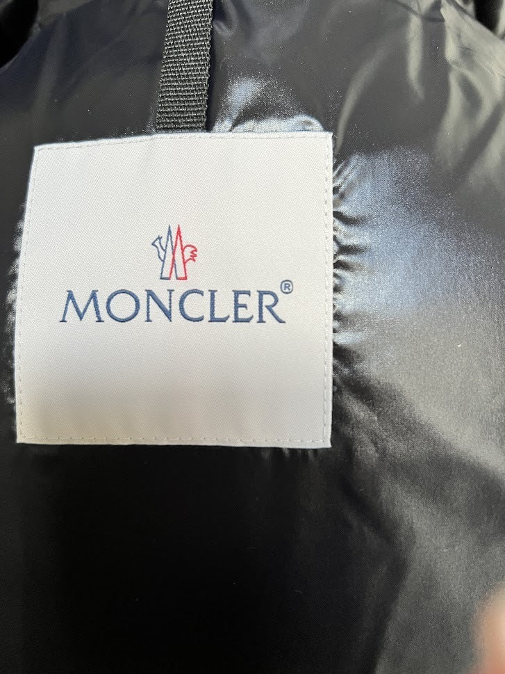Moncler MONTCLA short down jacket