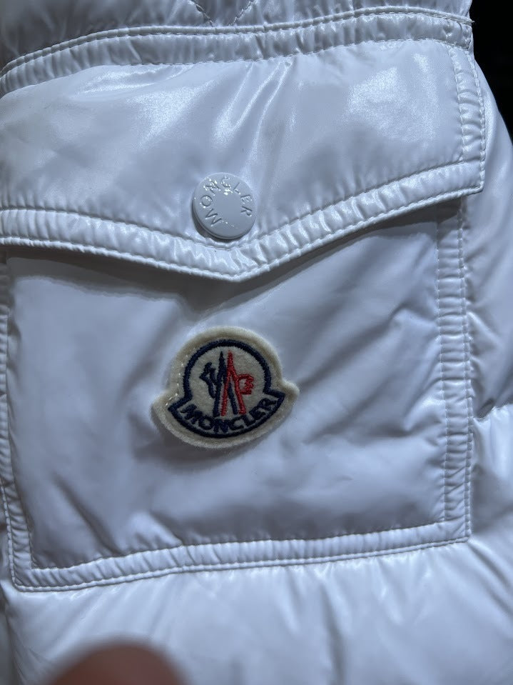 سترة قصيرة من Moncler MAYA