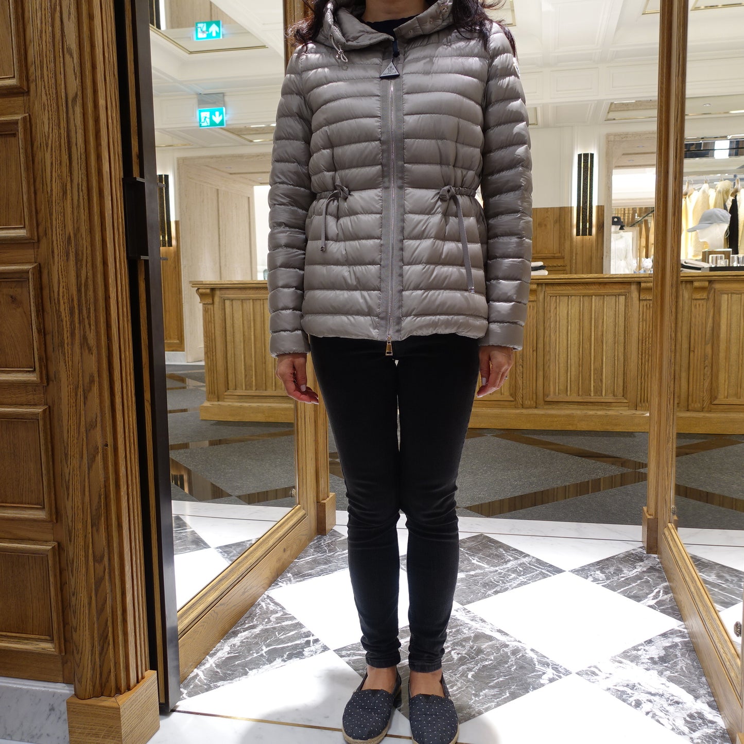 سترة قصيرة من Moncler RAIE