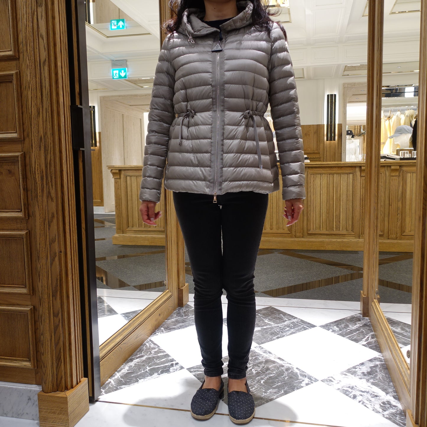 سترة قصيرة من Moncler RAIE