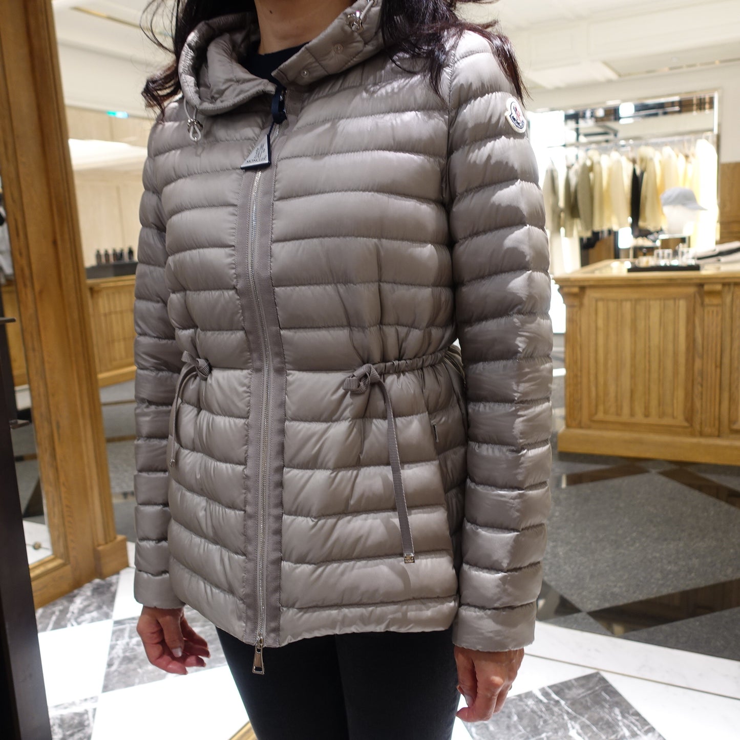 سترة قصيرة من Moncler RAIE