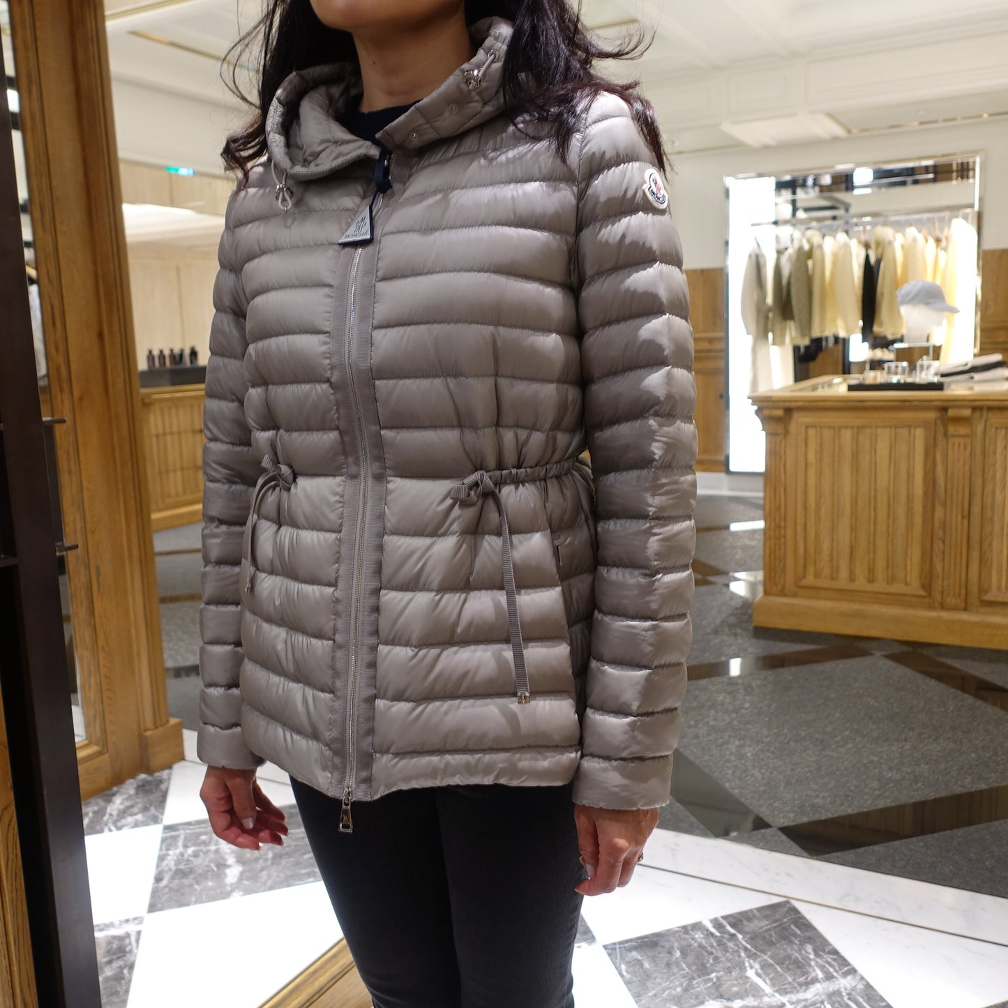 سترة قصيرة من Moncler RAIE