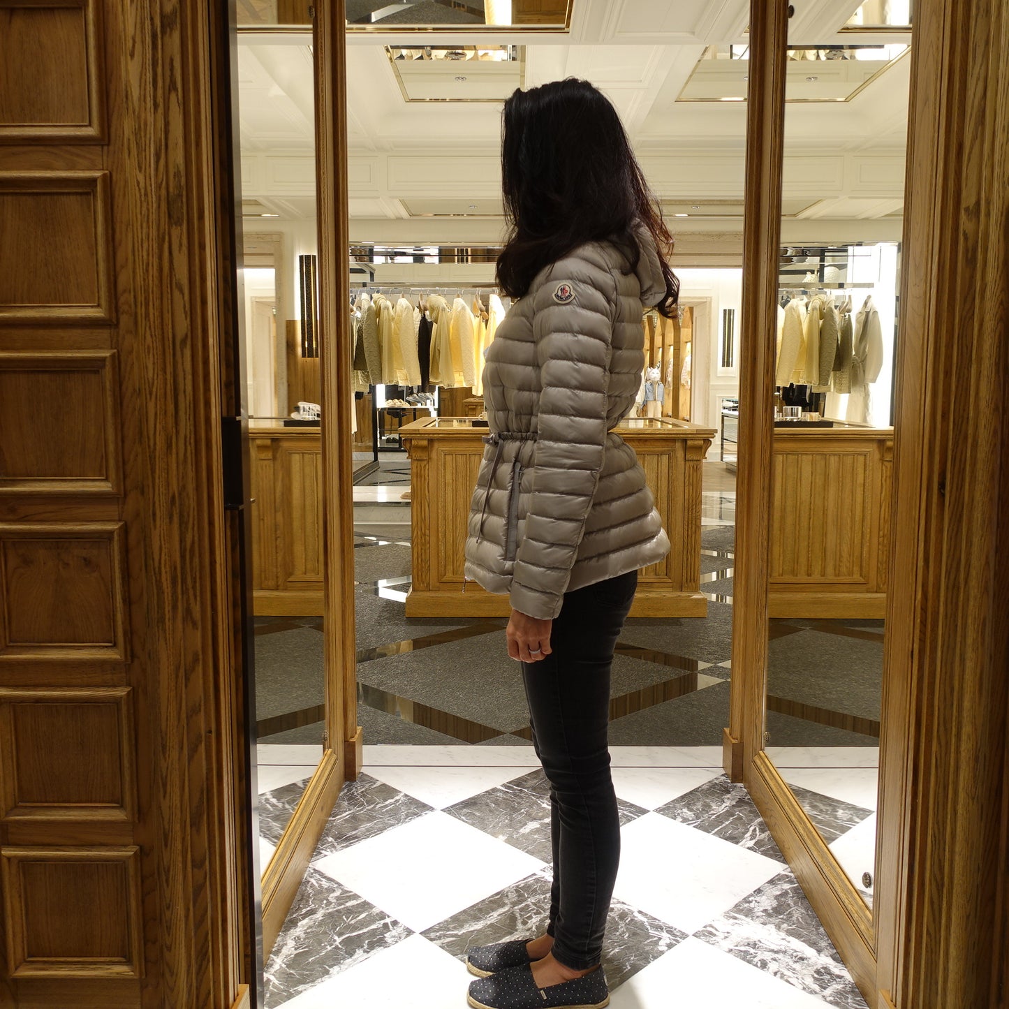 سترة قصيرة من Moncler RAIE
