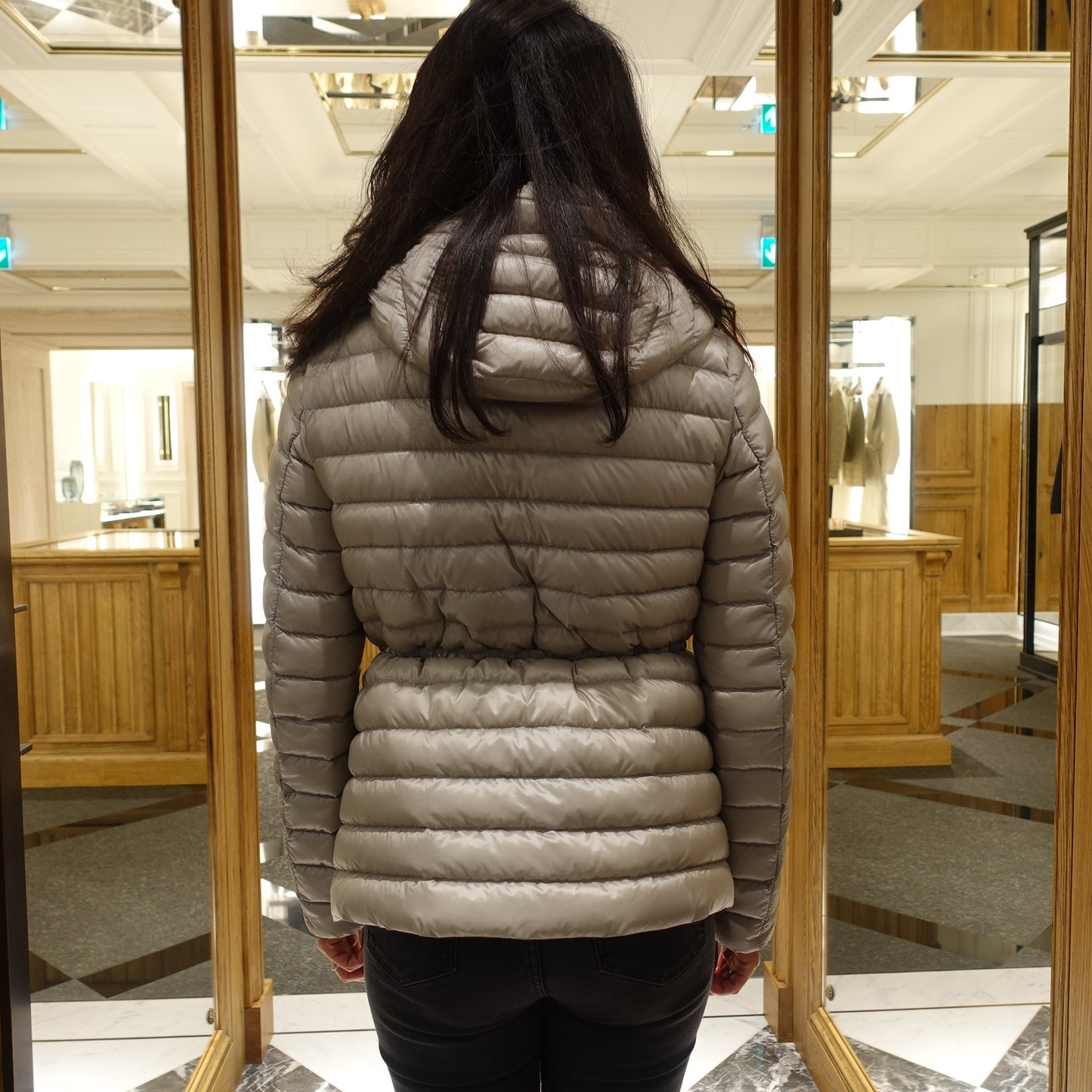 سترة قصيرة من Moncler RAIE