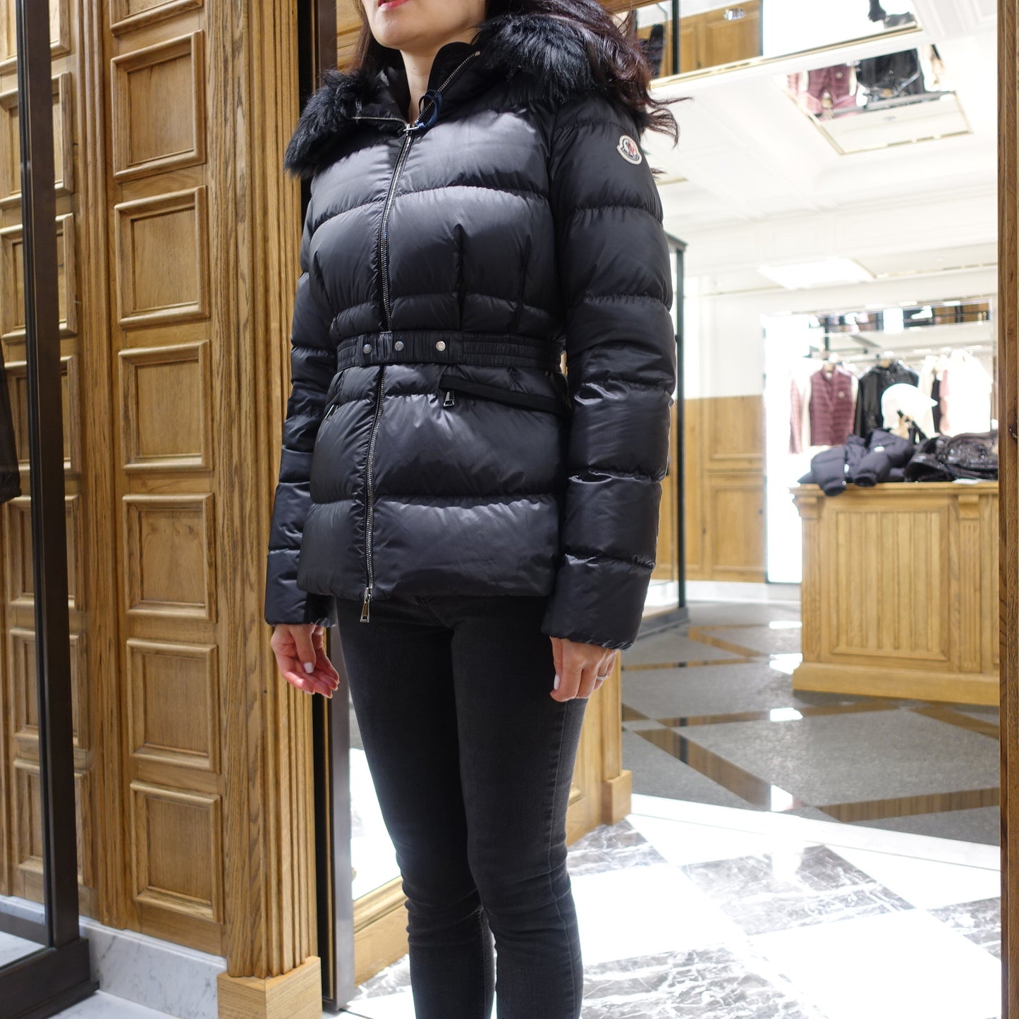 Moncler BOED سترة قصيرة أسفل