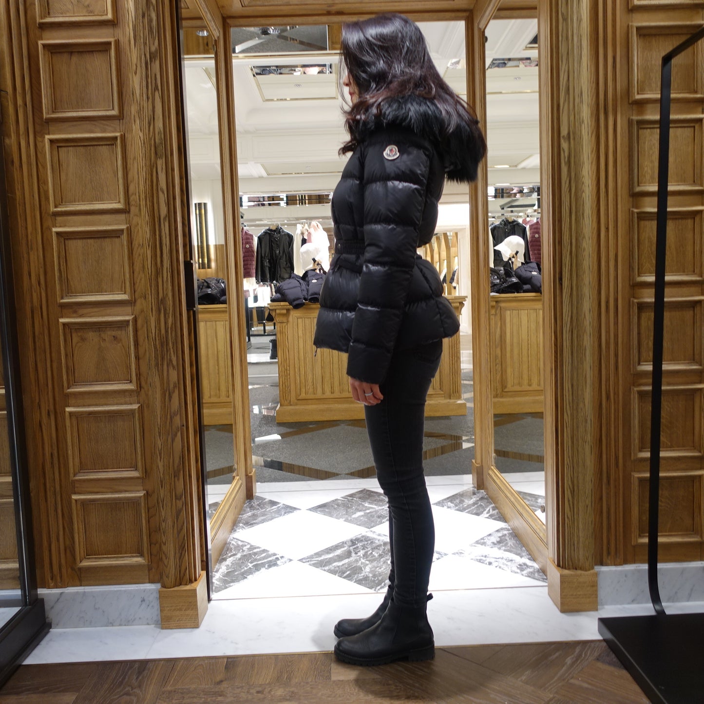 Moncler BOED سترة قصيرة أسفل