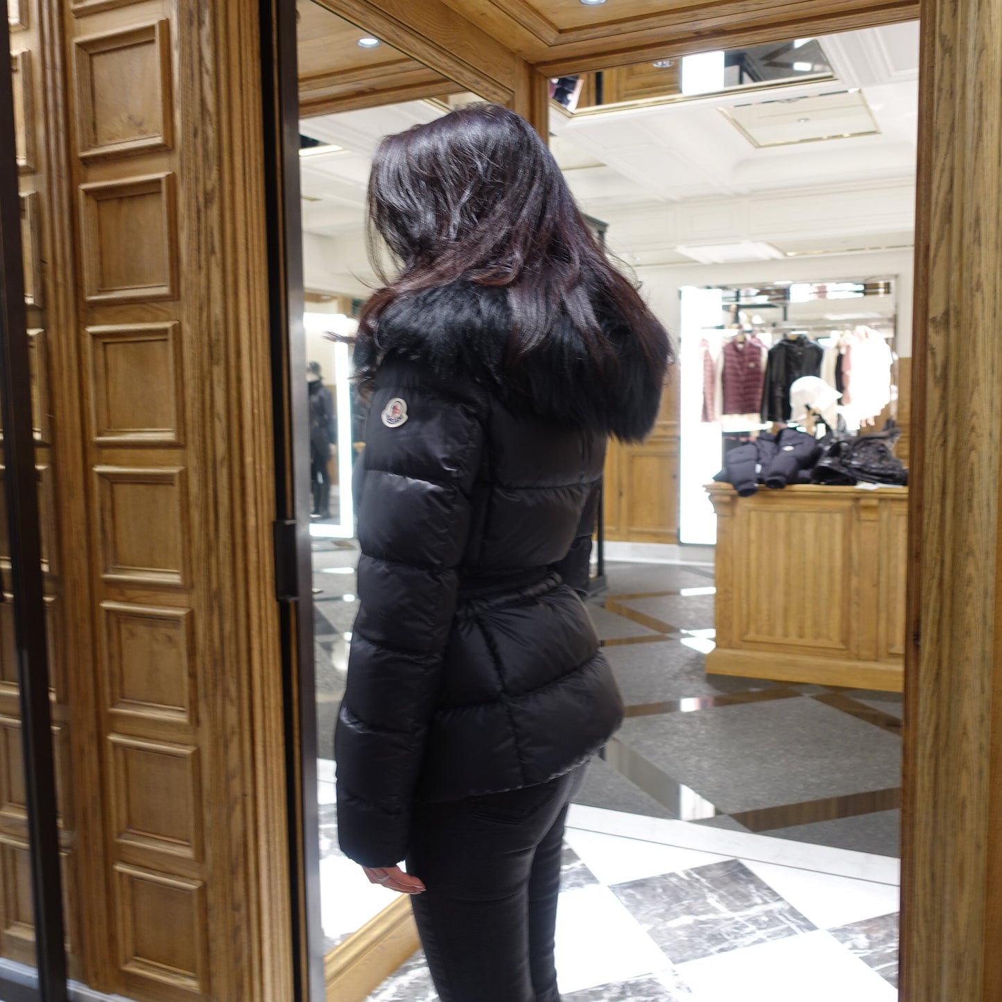 Moncler BOED سترة قصيرة أسفل