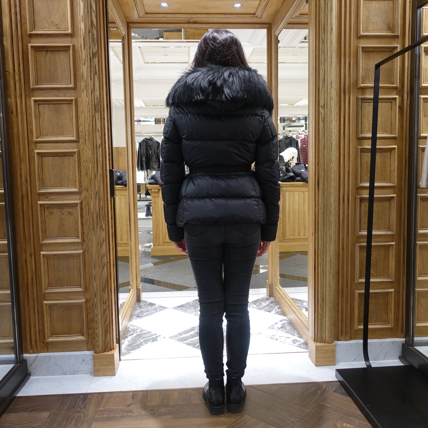 Moncler BOED سترة قصيرة أسفل