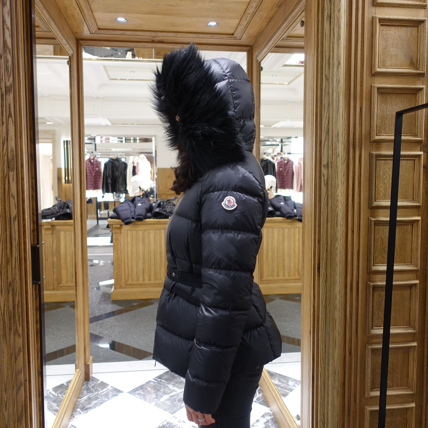 Moncler BOED سترة قصيرة أسفل