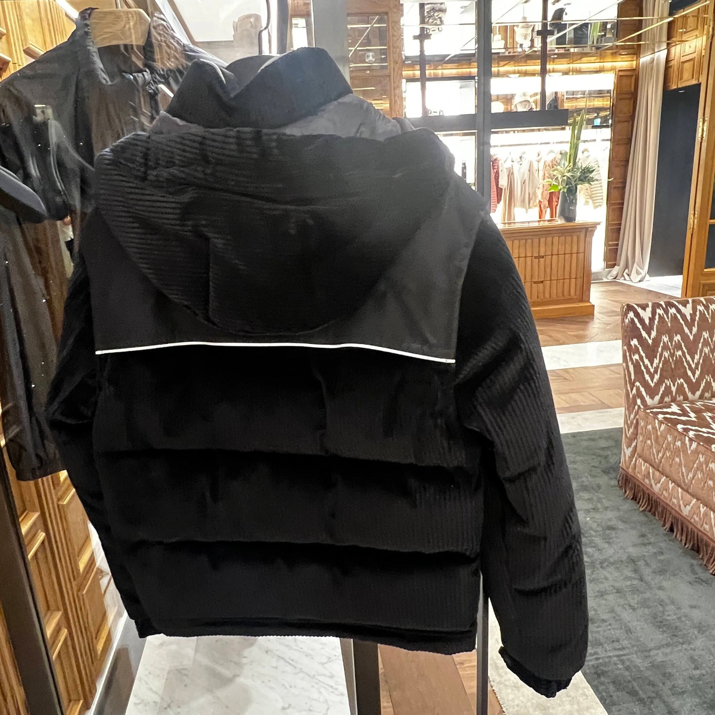 Moncler DESOT short down jacket