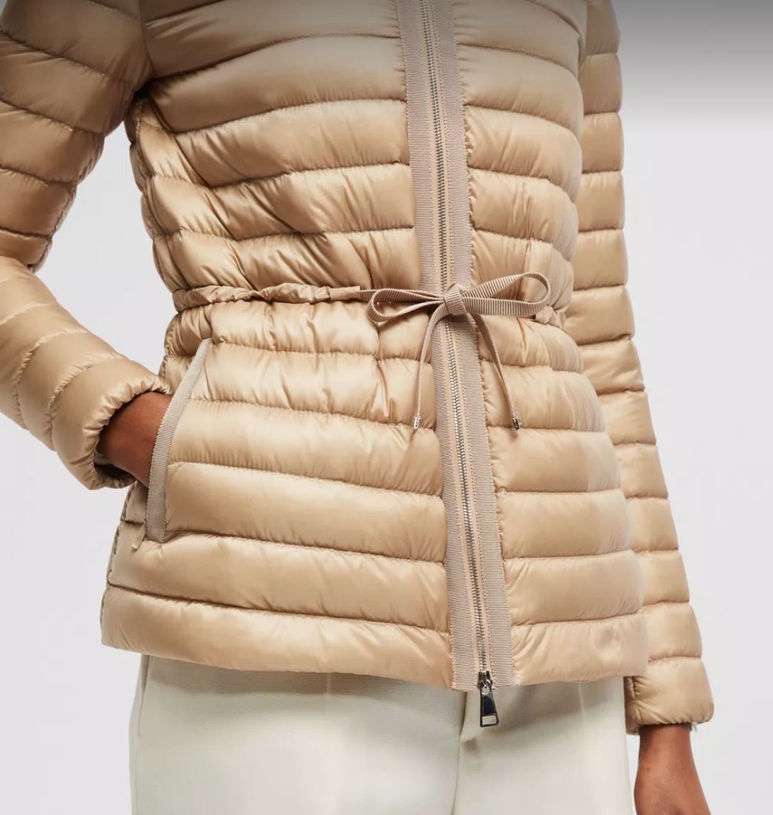سترة قصيرة من Moncler RAIE