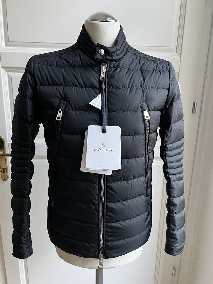 Moncler AMIOT short down jacket