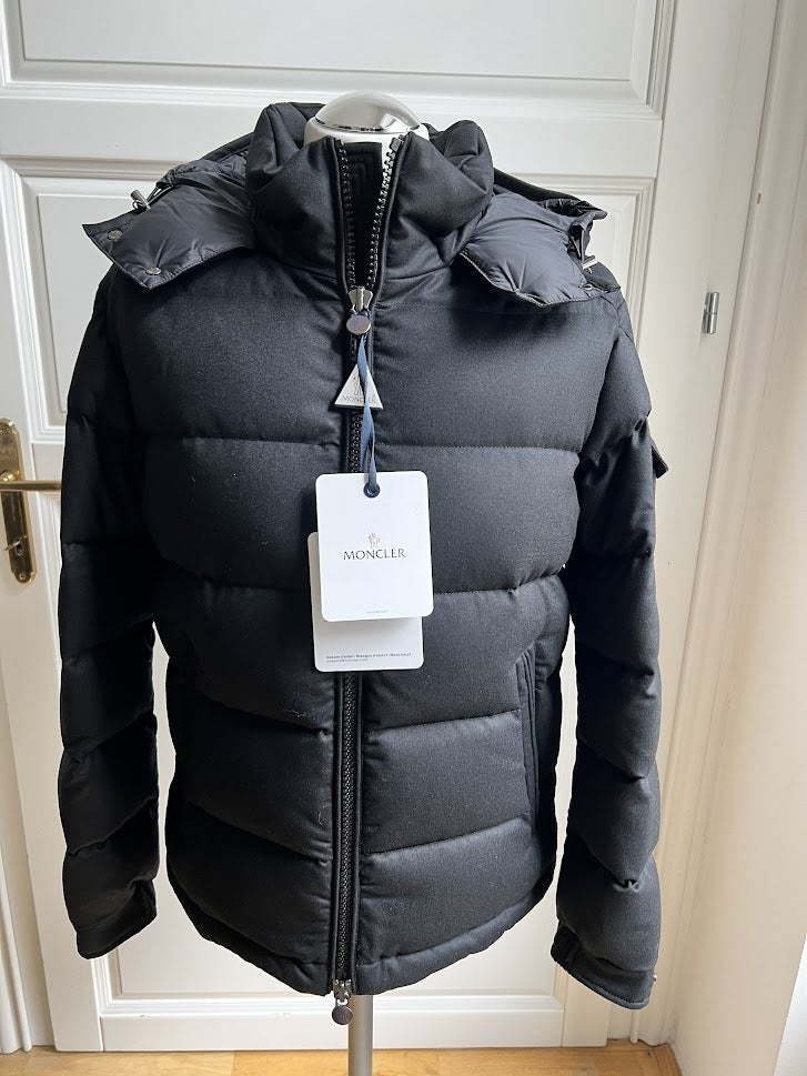 Moncler MONTGENEVRE short down jacket