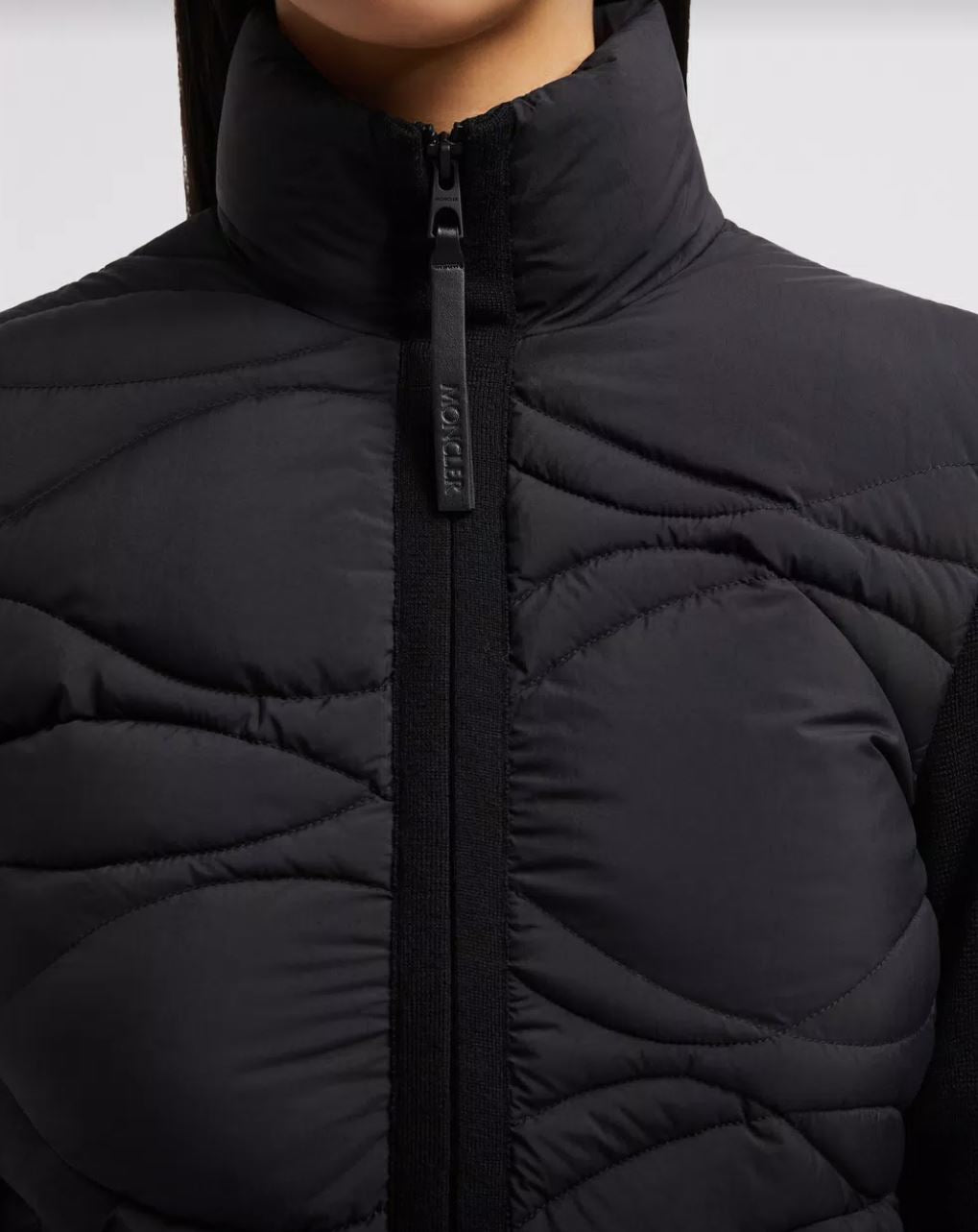 Moncler Short Down Jacket (Women) 4kg