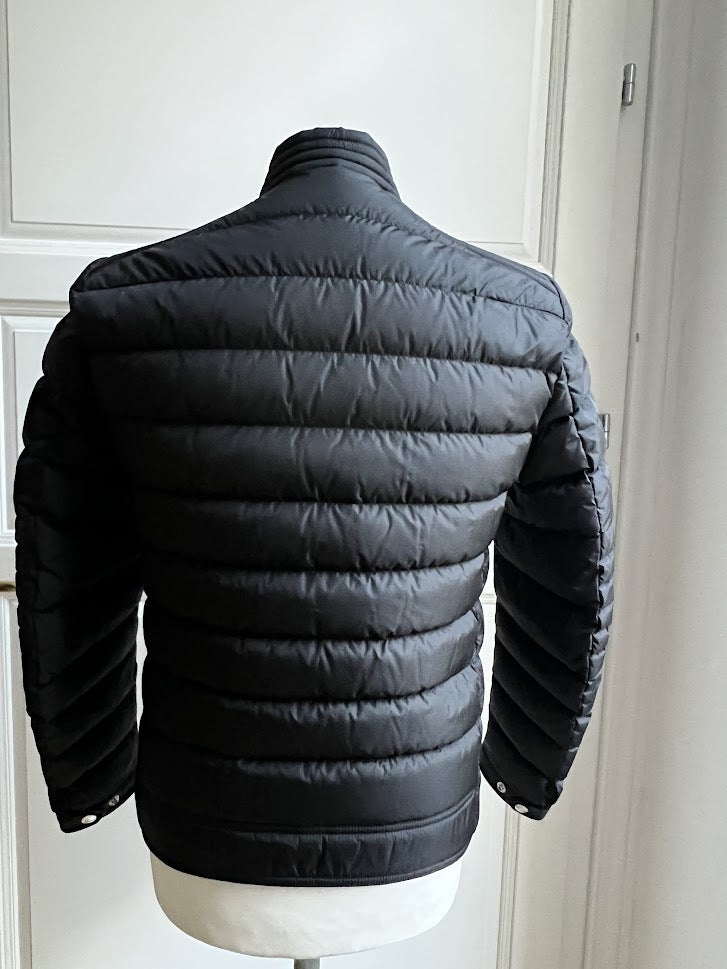 Moncler AMIOT short down jacket