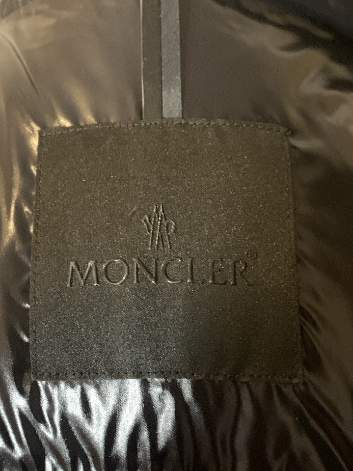 Moncler MADEIRA short down jacket