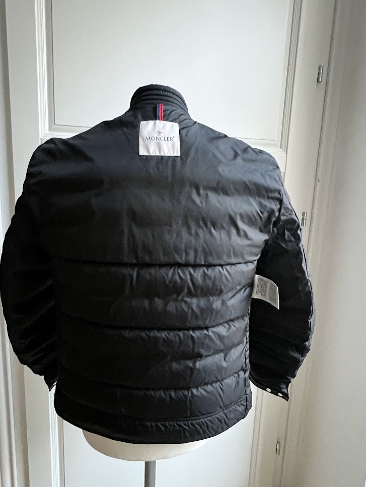 Moncler AMIOT short down jacket