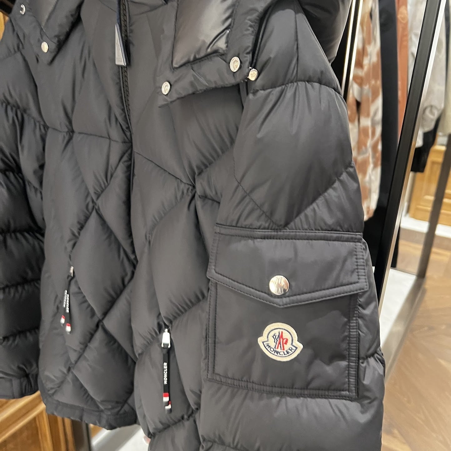 Moncler   AVEROLE   ショートダウンジャケット