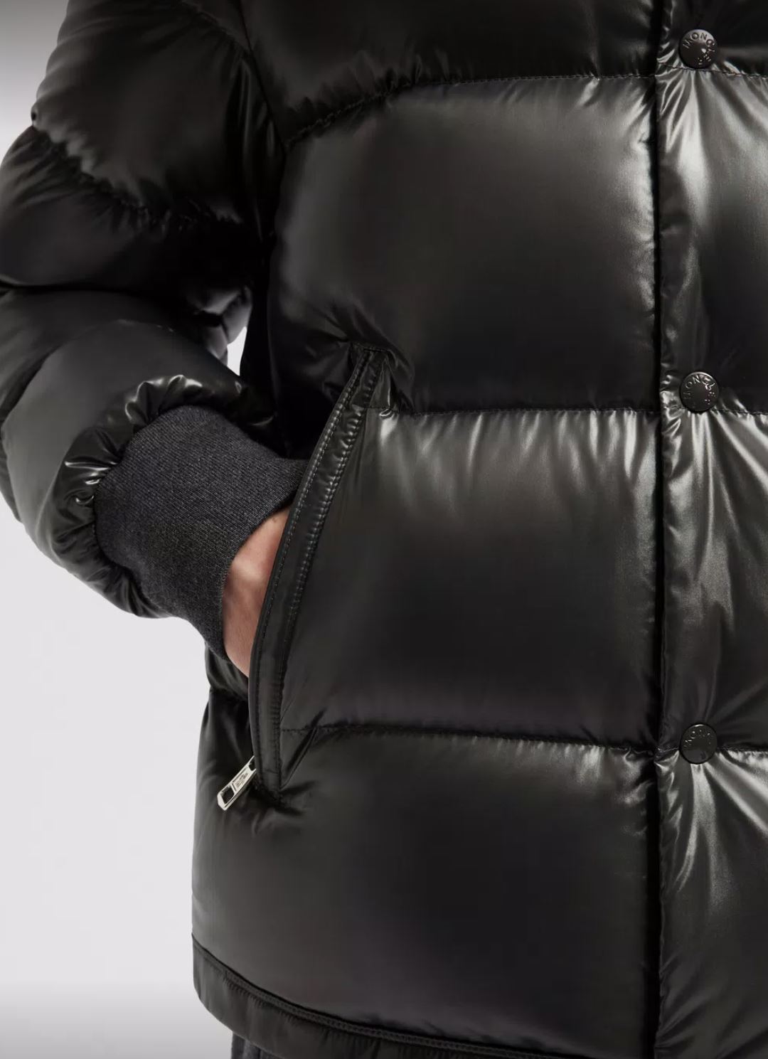 Moncler MALJASSET short down jacket