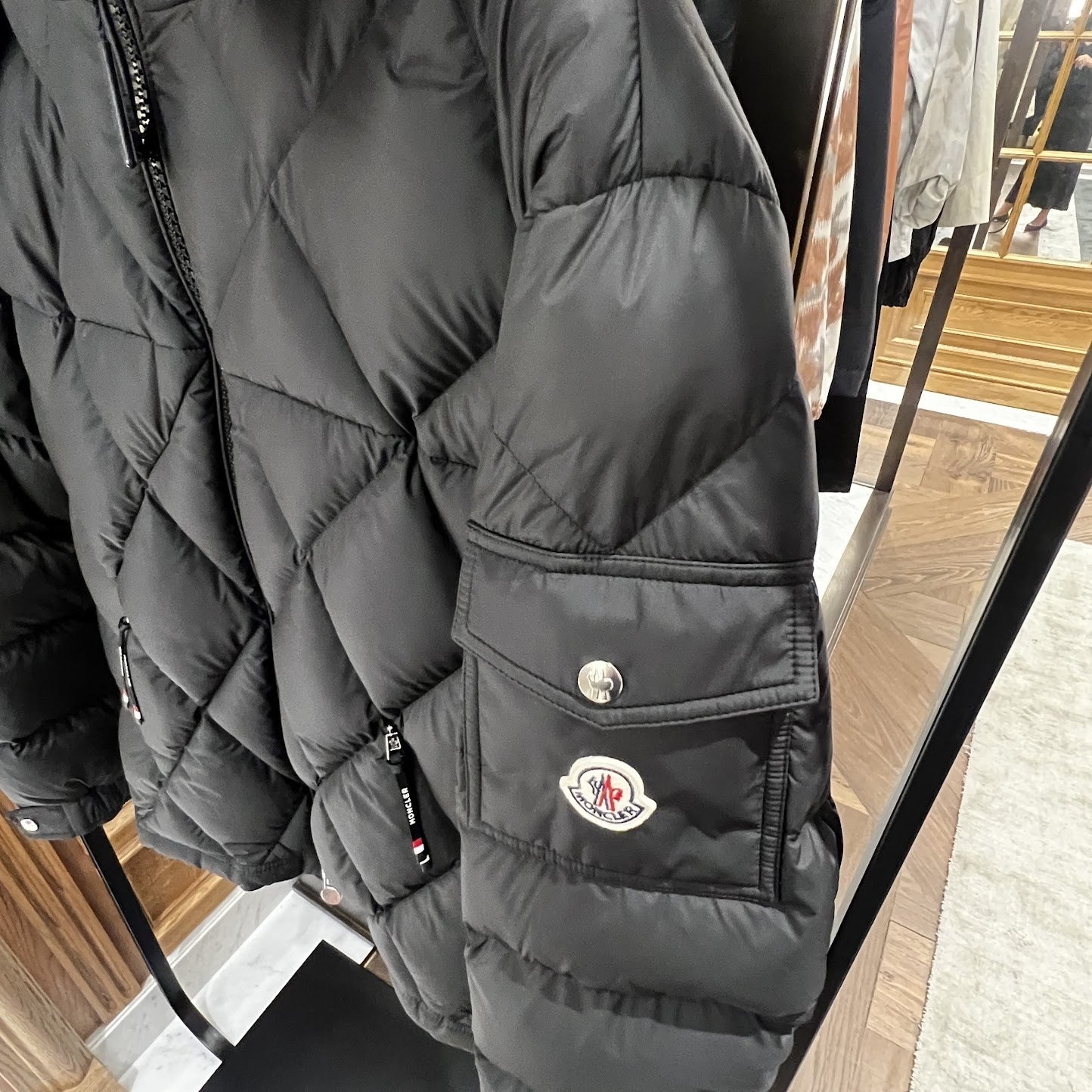 Moncler   AVEROLE   ショートダウンジャケット