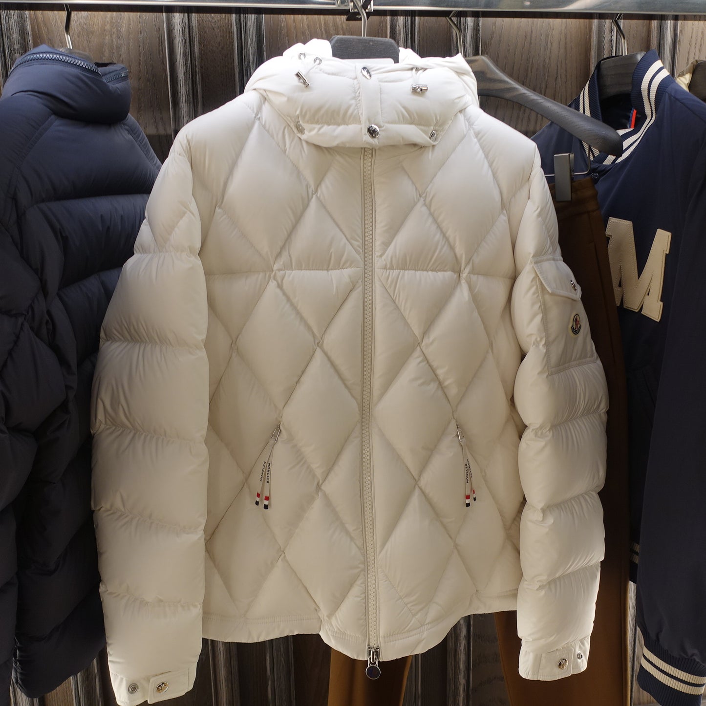 Moncler   AVEROLE   ショートダウンジャケット