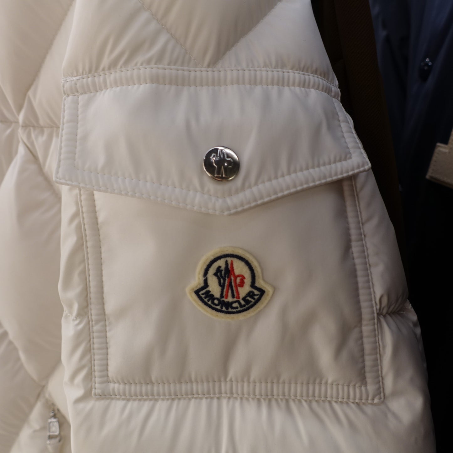 Moncler   AVEROLE   ショートダウンジャケット