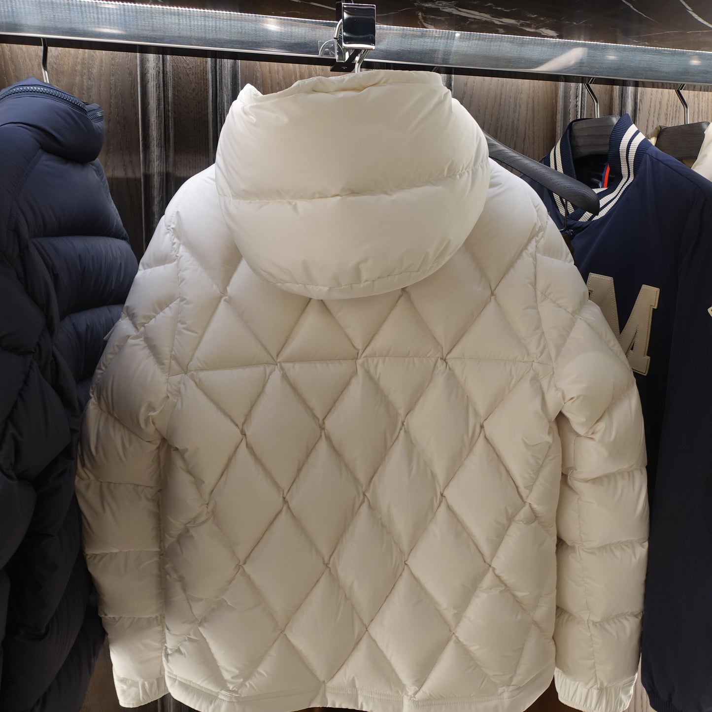 Moncler   AVEROLE   ショートダウンジャケット