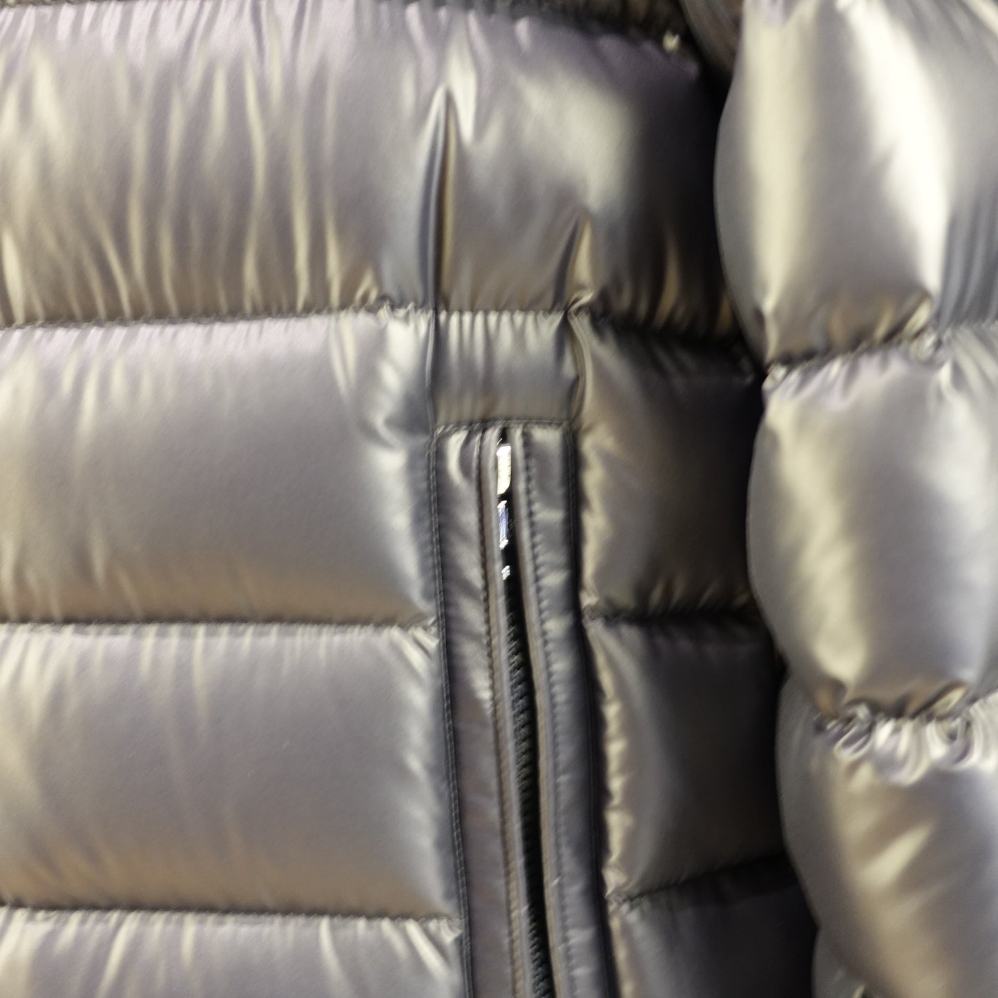 Moncler BESINES short down jacket