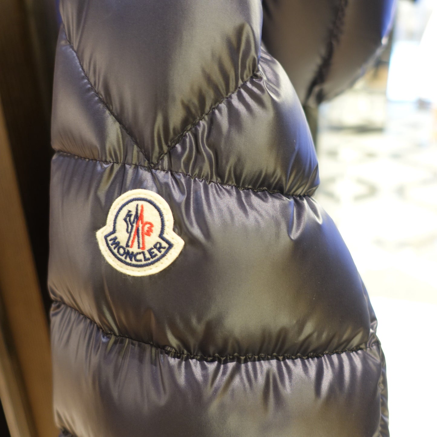 Moncler BESINES short down jacket