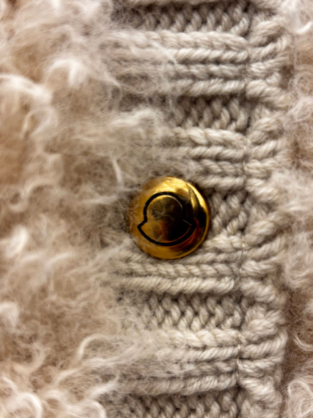 كارديجان مونكلر المبطن من الصوف والدب 