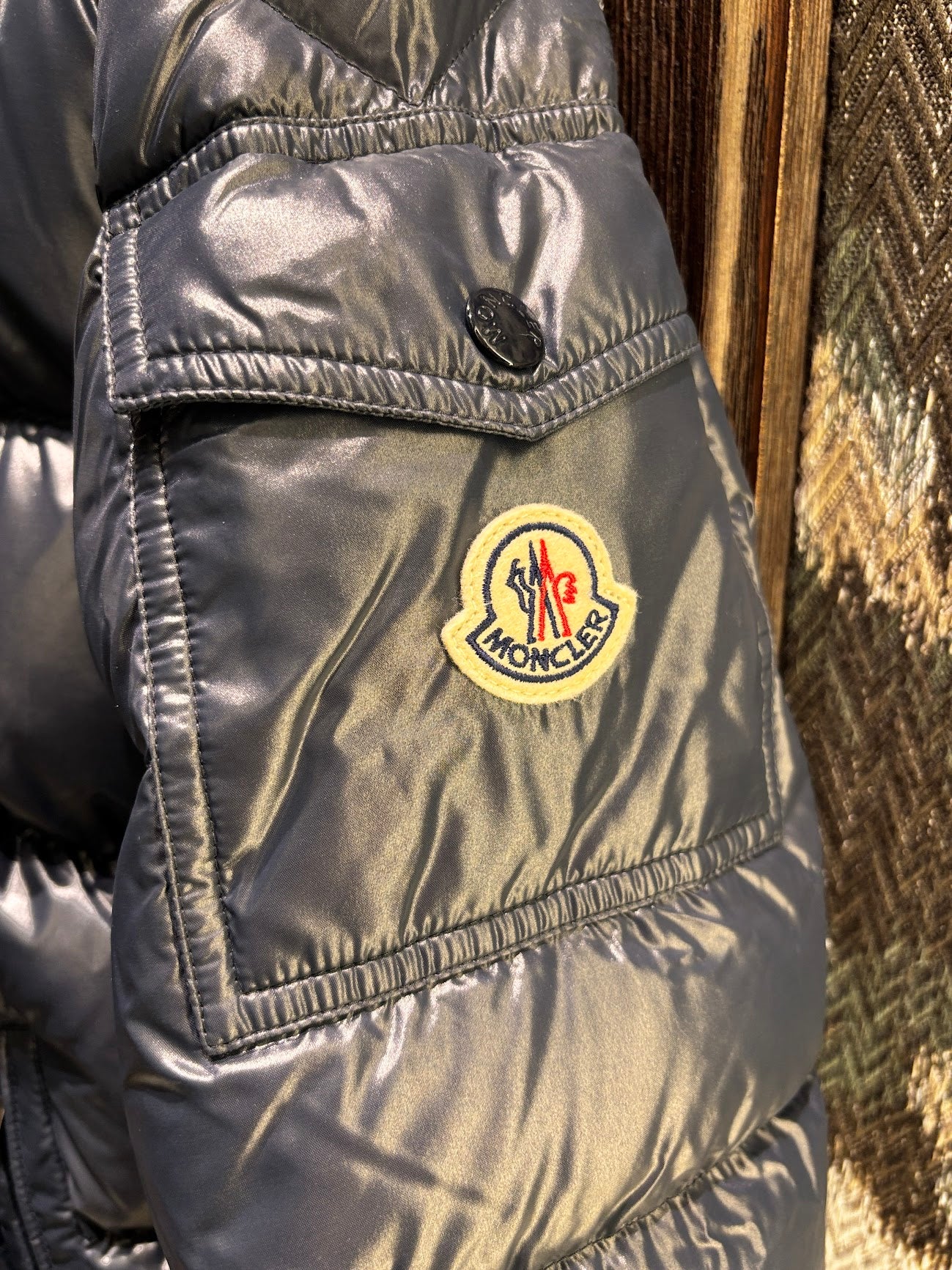 سترة قصيرة من Moncler MAYA