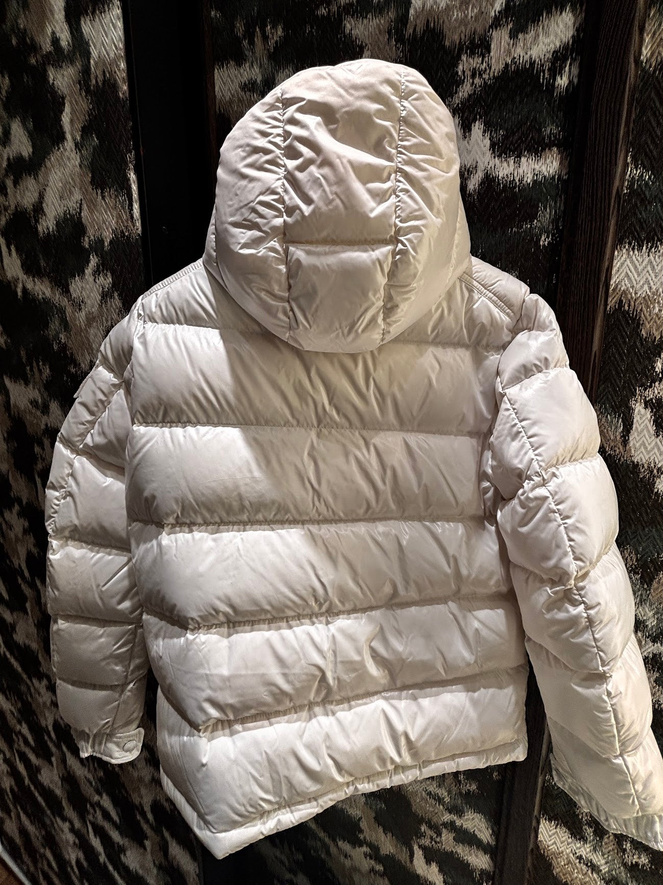 سترة قصيرة من Moncler MAYA