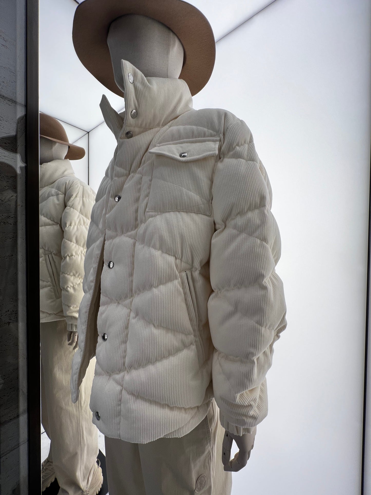 Moncler KAVER short down jacket