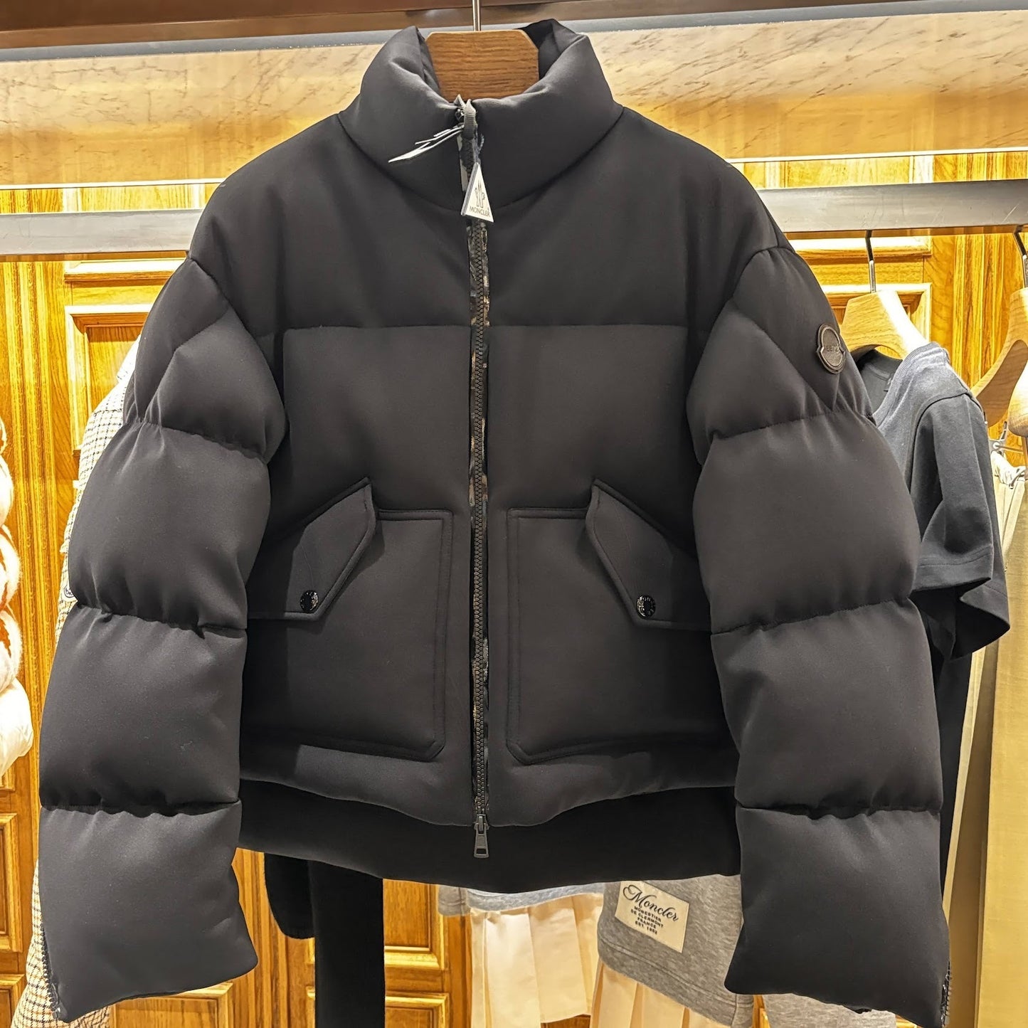 جاكيت مونكلر قصير مبطن بالريش (رجالي) 6 كجم