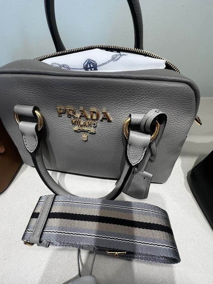 ♪直営アウトレット♪PRADA　ハンドバッグ 1BB108