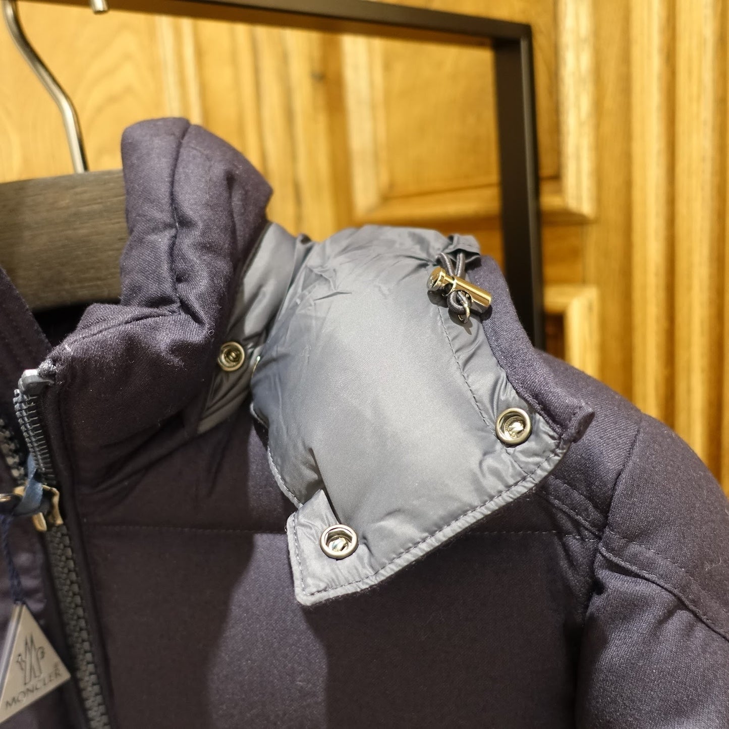 سترة قصيرة من Moncler MONTGENEVRE